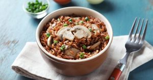 16 idei de rețete sănătoase de orez brun (cu sfaturi pentru gătit)